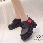 รองเท้าผ้าใบลาย Little Heart (สีดำ)