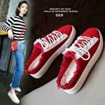 รองเท้าผ้าใบเปิดส้นแต่งปลายลุ่ย (สีแดง)