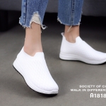 รองเท้าผ้าใบผ้านิ่มขอบถุงเท้ารุ่นทอลาย (สีขาว)