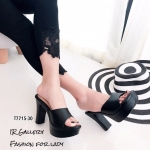 รองเท้าส้นสูงเปิดส้นแบบสวม (สีดำ)