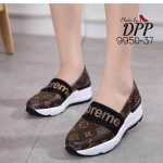 รองเท้าผ้าใบ Louis Vuitton Supreme Style