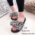 รองเท้าแตะสวมลายริ้วแต่งเพชร