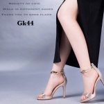 รองเท้าส้นเข็มรัดข้อแต่งอะไหล่ (สีทอง)