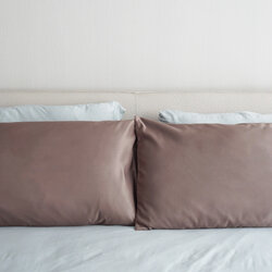 ปลอกหมอนคู่ สีพื้น สีน้ำตาล