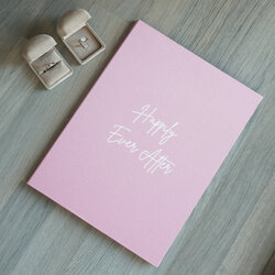 แฟ้มใส่ทะเบียนสมรส แบบพร้อมส่ง ลาย Minimal - สีชมพู พร้อมข้อความ Happily Ever After