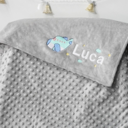 ผ้าห่ม Minky - สีเทา 75x100cm แบบปักชื่อ+การ์ตูน - Plane