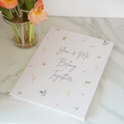 แฟ้มใส่ทะเบียนสมรส แบบพร้อมส่ง ลาย Flower - White พร้อมข้อความ You & Me belong together