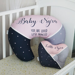 ชุดของขวัญเด็กแรกเกิด BP2 หมอนหลุม + หมอนรองให้นม ลาย Triangle - Pink/Grey/Navy