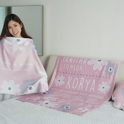 ชุดของขวัญเด็กแรกเกิด ผ้าคลุมให้นม + ผ้าห่มขนาด 75x100cm + หมอนอิง 1 ใบ ลาย Big Flower - Pink