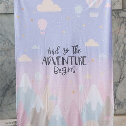 ผ้าห่ม Minky ลาย Mountain 100x150cm แบบปักชื่อ ด้านหลังสีครีม