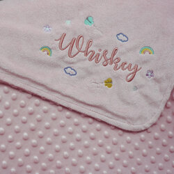 ผ้าห่ม Minky - สีชมพู 75x100cm แบบปักชื่อ+icon - Rainbow, Daisy, Butterfly and Cloud