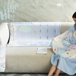 ชุดของขวัญเด็กแรกเกิด ผ้าคลุมให้นม + ผ้าห่มขนาด 75x100cm + Tote Bag ลาย Moon - Lavender