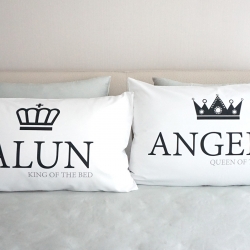 ปลอกหมอนหนุนคู่ สีขาว ลาย King & Queen