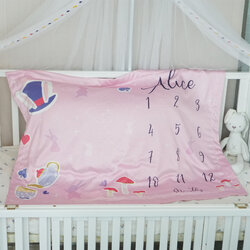 ผ้าห่ม Milestone ลาย Wonderland - Pink