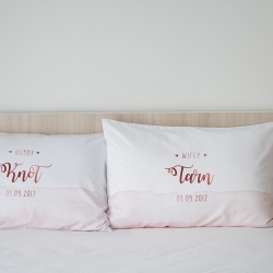 ปลอกหมอนหนุนคู่ ลายสีน้ำ ตัวอักษรสี Copper