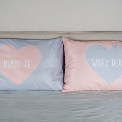 ปลอกหมอนหนุนคู่ พิมพ์ลายเต็มผืน Heart - Pink & French Blue