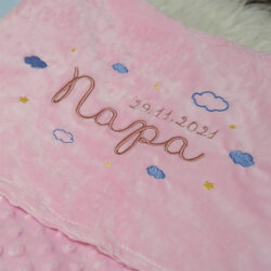 ผ้าห่ม Minky - สีชมพู 75x100cm แบบปักชื่อ+icon - Cloud