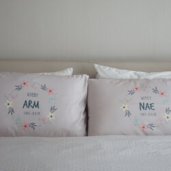 ปลอกหมอนหนุนคู่ พิมพ์ลายเต็มผืน Floral Frame - Beige