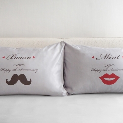 ปลอกหมอนหนุนคู่ สีเทา ลาย Lips & Moustache II