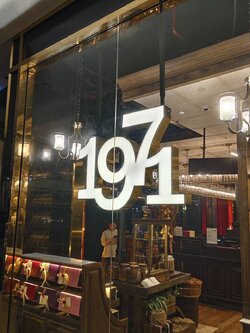 ป้ายร้าน '' 1971 HERITAGE TO DENG ''
