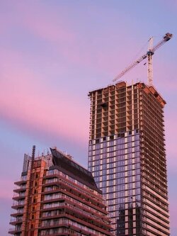 ขายอาคารสำนักงานทั้งตึก สูง 22 ชั้น ติดถนนเพชรบุรีตัดใหม่ กรุงเทพฯ ใกล้รถไฟฟ้าและท่าเรือ