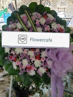 พวงหรีดดอกไม้สด