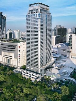CentralwOrld Offices Building, office for rent in the heart of Bangkok, Next to Central World Ratchadamri Department Store.
