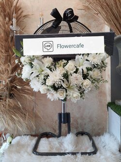 พวงหรีดพัดลมอุตสาหกรรม ประดับดอกไม้สด