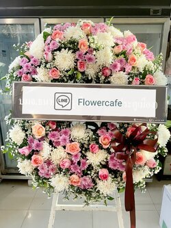 พวงหรีดดอกไม้สด