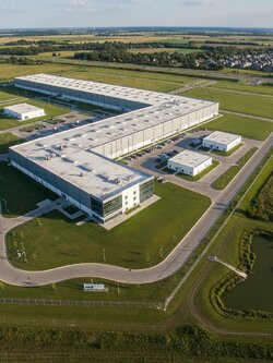 ขายโรงงานสภาพใหม่ บนที่ดินขนาด 58 ไร่ ในจังหวัดชลบุรี เหมาะซื้อเพื่อต่อยอดกิจการต่อได้ทันที