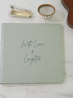 สมุดเซ็น สมุดอวยพร แบบพร้อมส่ง ขนาด 80 หน้า ลาย Minimal - Green พร้อมข้อความ With love & Laughter