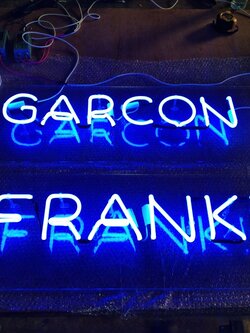 ป้ายไฟดัดหลอดแก้ว GARCON FRANK!