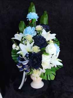 แจกันดอกไม้ประดิษฐ์