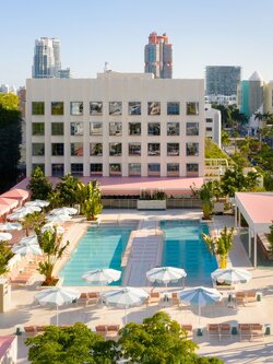 ขายโรงแรมหรู ระดับ 4 ดาว ขนาด 326 ห้อง ใกล้ท่าเรือแหลมบาหลีฮาย พัทยา จ.ชลบุรี