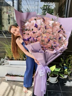 ช่อดอกไม้อบแห้ง ใส่ธนบัตรได้ไม่เกิน 100 ใบ