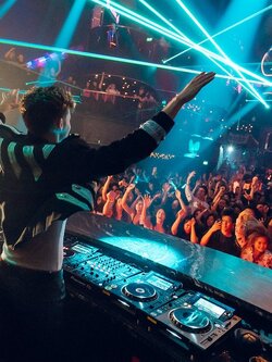 เซ้งกิจการผับ สถานบันเทิง ย่านรัชดาภิเษก ใกล้สถานีรถไฟฟ้า MRT ห้วยขวาง