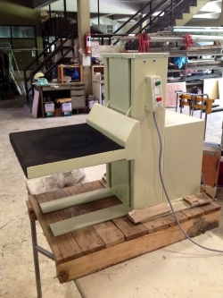 ชุดยืนถ่ายภาพเอ็กซเรย์แบบปรับระดับได้ (Elevated Stand for X-Ray)