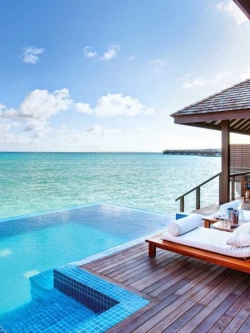 ขายหรือให้เช่าระยะยาว วิลล่าหรู ระดับ 4 ดาว บนเกาะสมุย ใกล้สนามบินสมุย