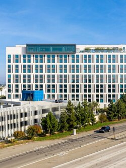 ขายโรงแรมหรู ระดับ 4 ดาว ติดถนนช้างคลาน ขนาด 205 ห้อง ใกล้ไนท์บาซาร์เชียงใหม่