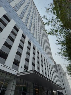 อาคารรามคำแหง ฮิลล์ ( Ramkhamhaeng Hills ) สำนักงานให้เช่าติดถนนรามคำแหง ใกล้รถไฟฟ้า MRT สายสีส้ม สถานีรามคำแหง 12 เพียง 100 ม.