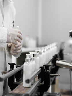 ขายโรงงานผลิตเครื่องสำอาง บนที่ดินขนาด 4 ไร่เศษ บางพลีใหญ่ จ.สมุทรปราการ เหมาะซื้อดำเนินธุรกิจต่อได้ทันที