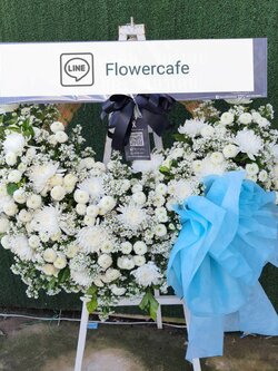 พวงหรีดดอกไม้สด