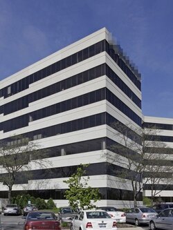 Office building for sale in Ratchadaphisek Road (New CBD), Bangkok, Thailand, near MRT Huai Khwang 1.2 km.