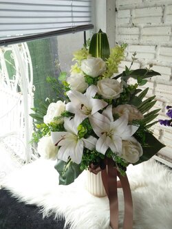 แจกันดอกไม้แสดงความยินดี