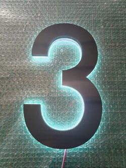 ป้ายเลขที่บ้านติดไฟออกหลัง