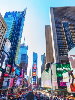 รับจัดหาพื้นที่เช่าสำหรับติดตั้งสื่อโฆษณานอกบ้าน / out of home advertising.