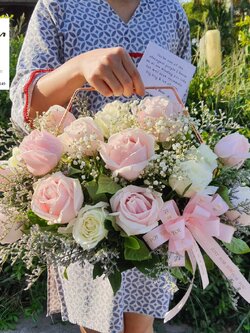 กระเช้าเหล็ก ทรงเก๋ ดอกไม้สด