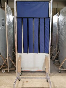 ม่านผ้ายางกันรังสีช่วงบน แบบสอดแขนได้