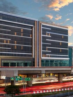 ขายกิจการโรงแรม 5 ดาว ขนาด 73 ห้องพัก ติดสถานีรถไฟฟ้า 0 เมตร