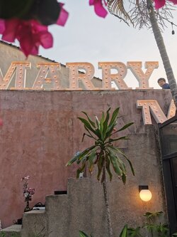 งานเช่าอักษรไฟปิงปปอง " MARRY ME "